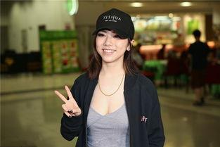 低胸背心明星,明星们的时尚秀场