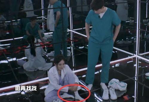 女明星脱鞋白袜子,女明星演绎时尚新潮流