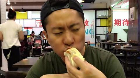 吃瓜吐舌头视频,揭秘网络短视频的趣味与魅力