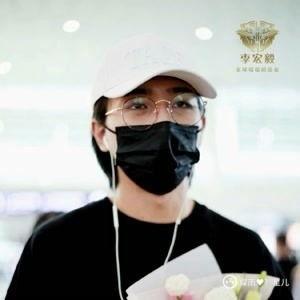 李宏毅爆料全部演员视频,演员幕后真实视频曝光，行业真相令人震惊