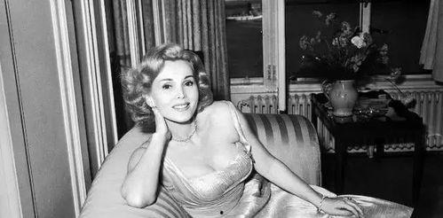 石家庄母女吃瓜,石家庄温馨一幕引网友热议